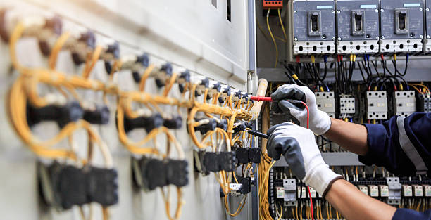 Professional Electrician technician working in Walnut Creek, OH